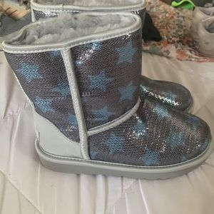 Girls size 3 UGG boots. Brand new without tags. Blue sequin stars